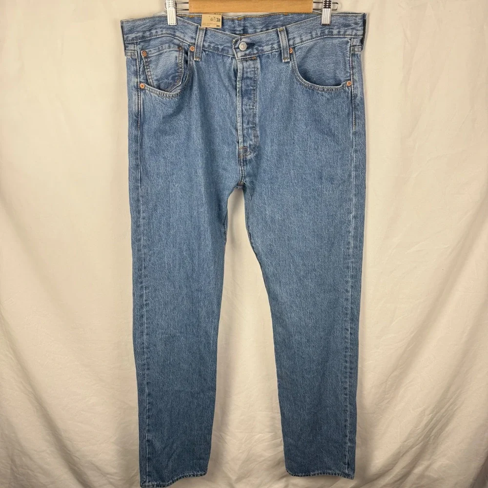 NEW Levi's Men's 501 Jeans Button Fly Medium Wash 38x36 Classic Straight Leg NWT